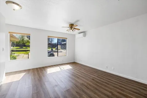 1300 Daisy Lane Grants Pass OR 97527