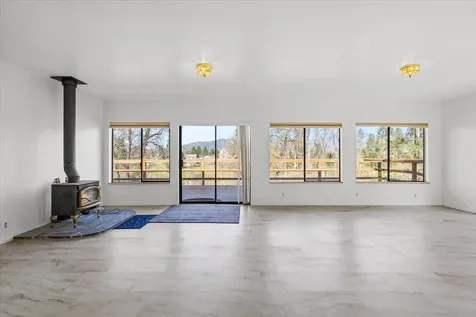 1300 Daisy Lane Grants Pass OR 97527