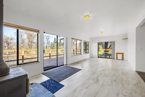 1300 Daisy Lane Grants Pass OR 97527
