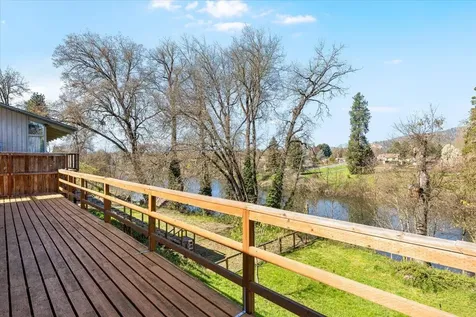 1300 Daisy Lane Grants Pass OR 97527