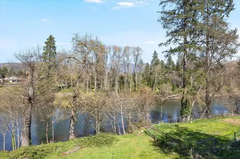 1300 Daisy Lane Grants Pass OR 97527