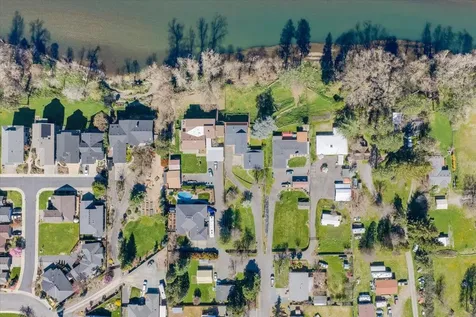 1300 Daisy Lane Grants Pass OR 97527