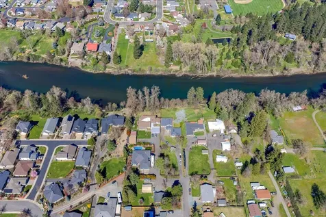 1300 Daisy Lane Grants Pass OR 97527