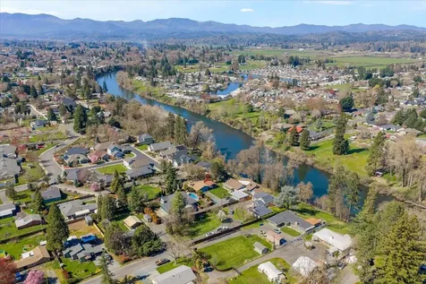 1300 Daisy Lane Grants Pass OR 97527