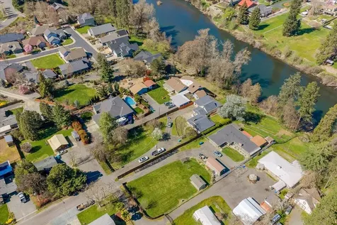 1300 Daisy Lane Grants Pass OR 97527