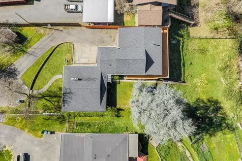 1300 Daisy Lane Grants Pass OR 97527