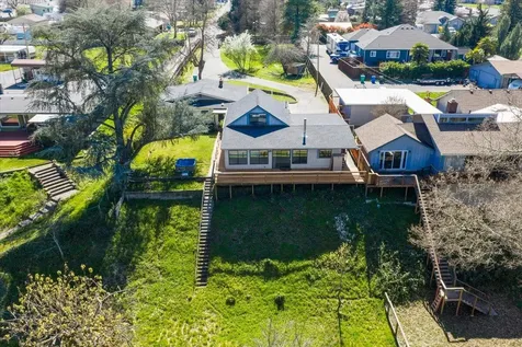 1300 Daisy Lane Grants Pass OR 97527
