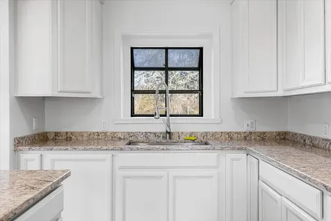1300 Daisy Lane Grants Pass OR 97527