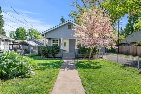 1028 E 11th Street Medford OR 97504