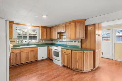1028 E 11th Street Medford OR 97504
