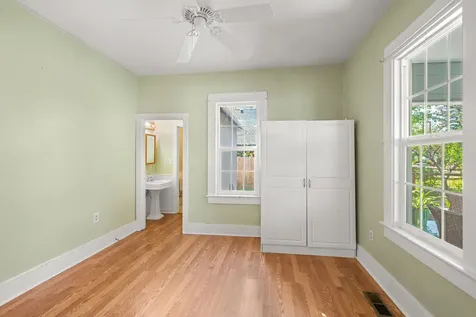 1028 E 11th Street Medford OR 97504