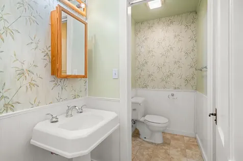 1028 E 11th Street Medford OR 97504