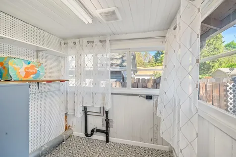 1028 E 11th Street Medford OR 97504