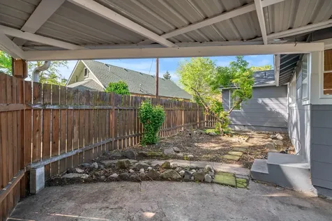 1028 E 11th Street Medford OR 97504
