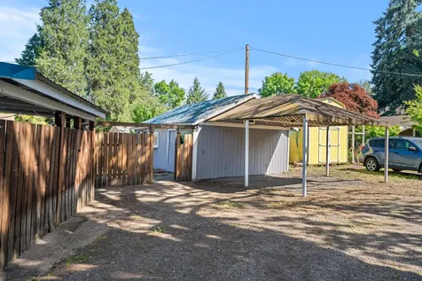 1028 E 11th Street Medford OR 97504