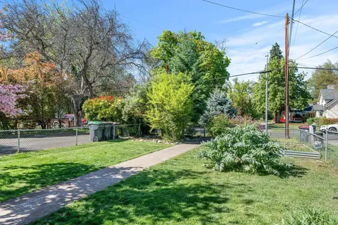 1028 E 11th Street Medford OR 97504