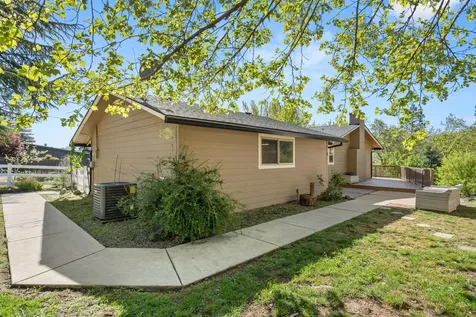 3583 Ross Lane Central Point OR 97502