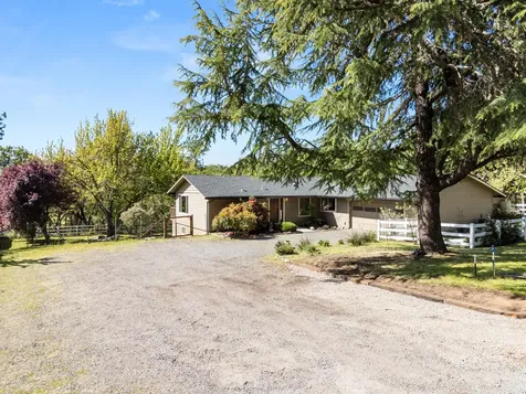 3583 Ross Lane Central Point OR 97502