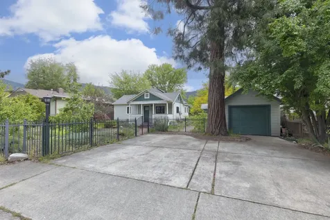 1417 NW Washington Boulevard Grants Pass OR 97526
