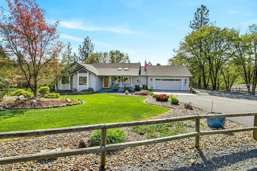221 Lauer Way Grants Pass OR 97526