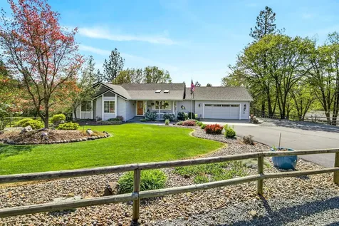 221 Lauer Way Grants Pass OR 97526