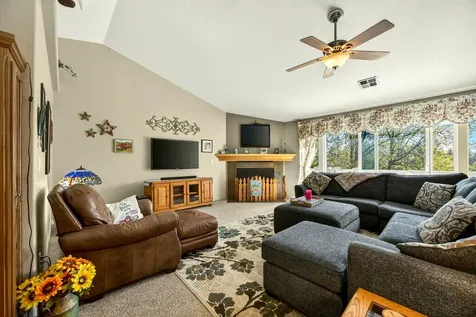221 Lauer Way Grants Pass OR 97526