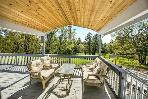 221 Lauer Way Grants Pass OR 97526