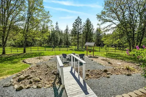 221 Lauer Way Grants Pass OR 97526