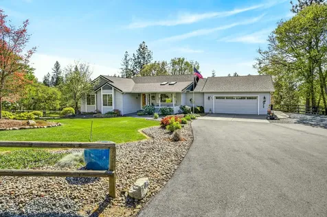 221 Lauer Way Grants Pass OR 97526