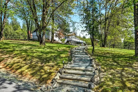 221 Lauer Way Grants Pass OR 97526