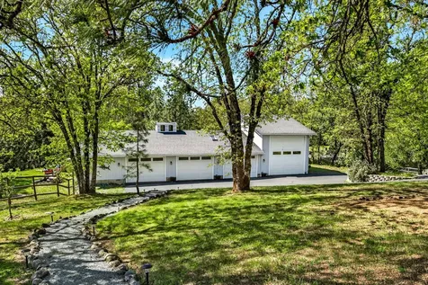 221 Lauer Way Grants Pass OR 97526
