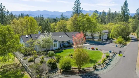 221 Lauer Way Grants Pass OR 97526
