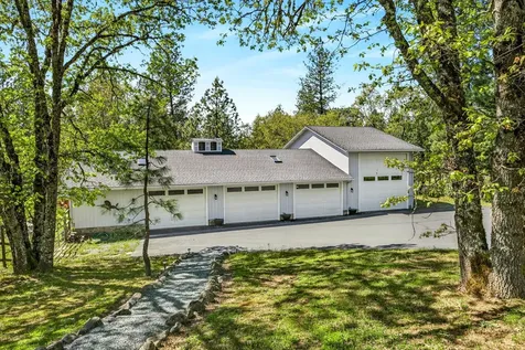 221 Lauer Way Grants Pass OR 97526