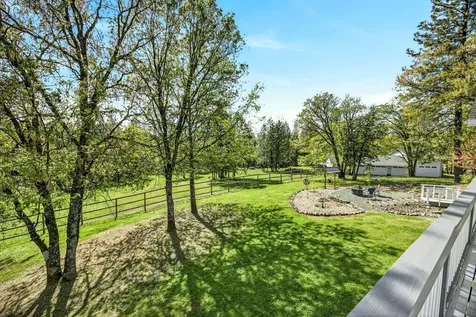 221 Lauer Way Grants Pass OR 97526