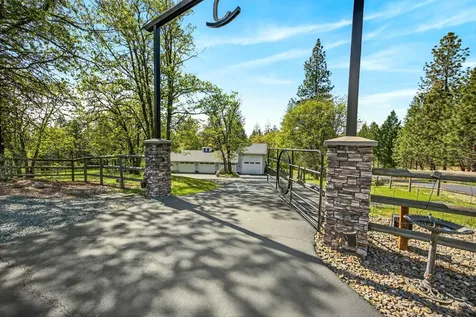 221 Lauer Way Grants Pass OR 97526