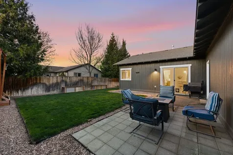 2217 NW Cedar Avenue Redmond OR 97756