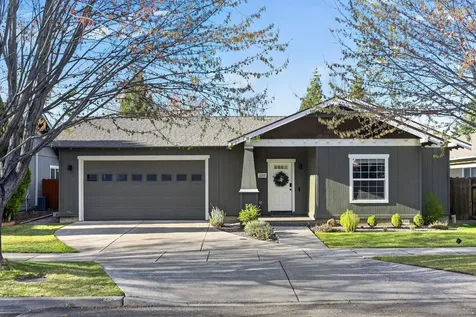 2217 NW Cedar Avenue Redmond OR 97756