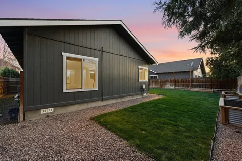 2217 NW Cedar Avenue Redmond OR 97756