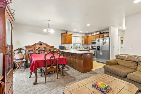 1297 Clearsprings Drive Medford OR 97501