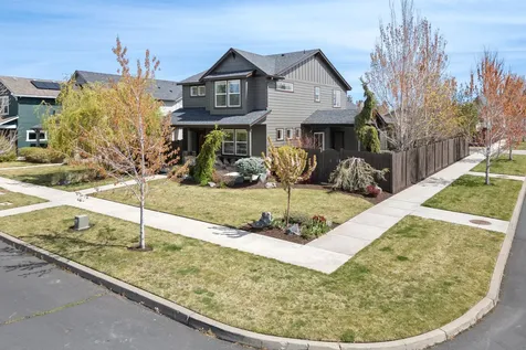 63250 NW Newhall Place Bend OR 97703