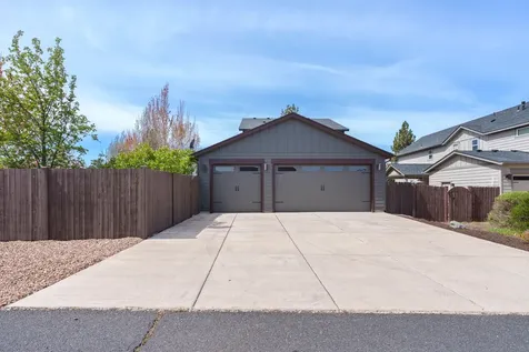 63250 NW Newhall Place Bend OR 97703