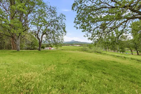 620 Vista Park Drive Eagle Point OR 97524