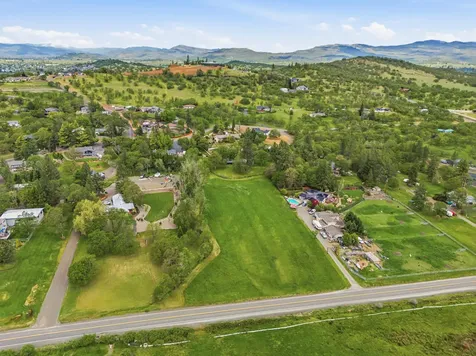 620 Vista Park Drive Eagle Point OR 97524