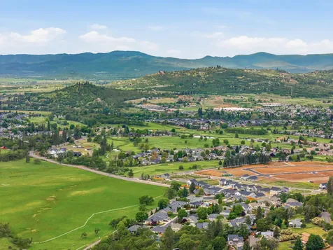620 Vista Park Drive Eagle Point OR 97524
