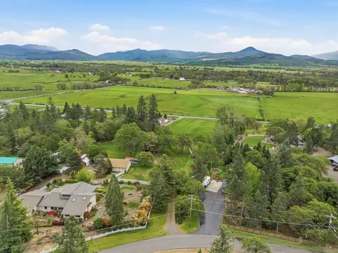 620 Vista Park Drive Eagle Point OR 97524