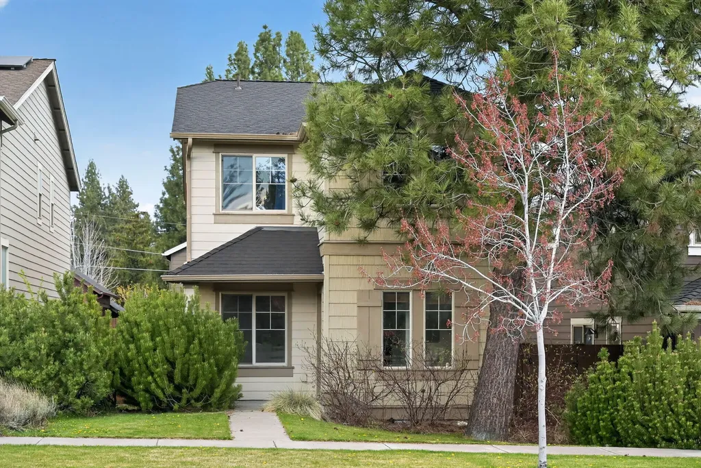 20252 Badger Road Bend OR 97702