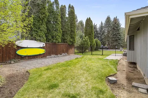 21052 Desert Woods Drive Bend OR 97702