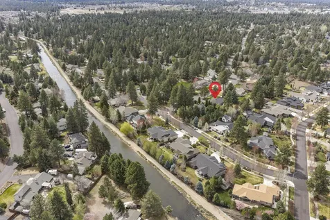 21052 Desert Woods Drive Bend OR 97702