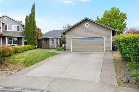1443 Matthews Place Medford OR 97504