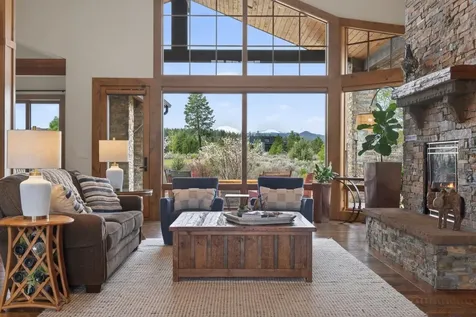 19345 Roswell Drive Bend OR 97702